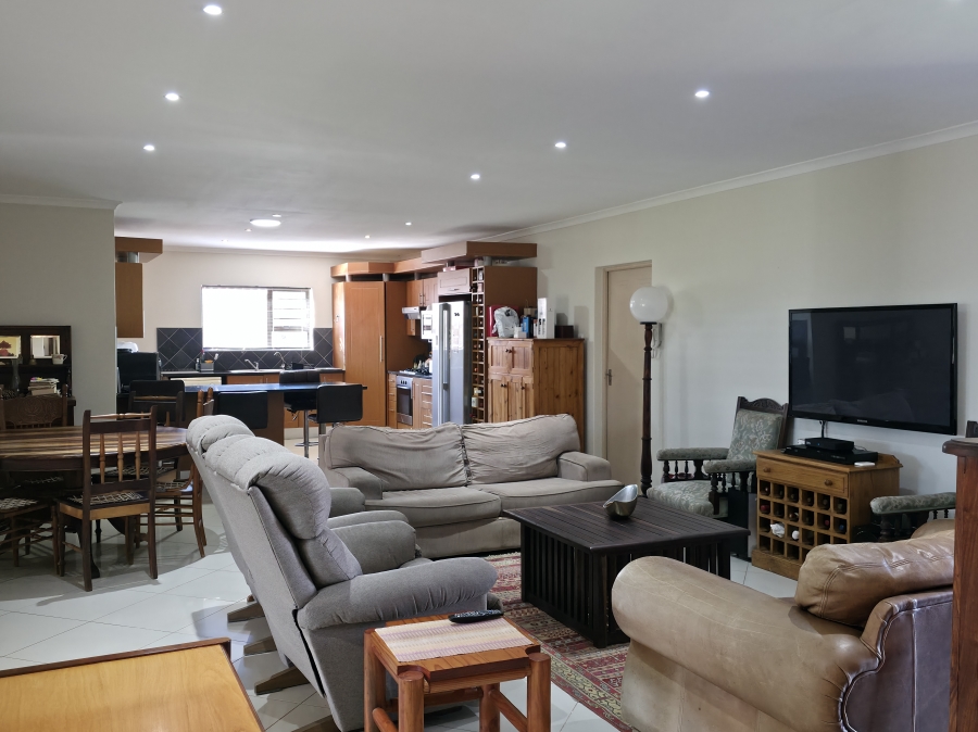 3 Bedroom Property for Sale in Wavecrest Eastern Cape